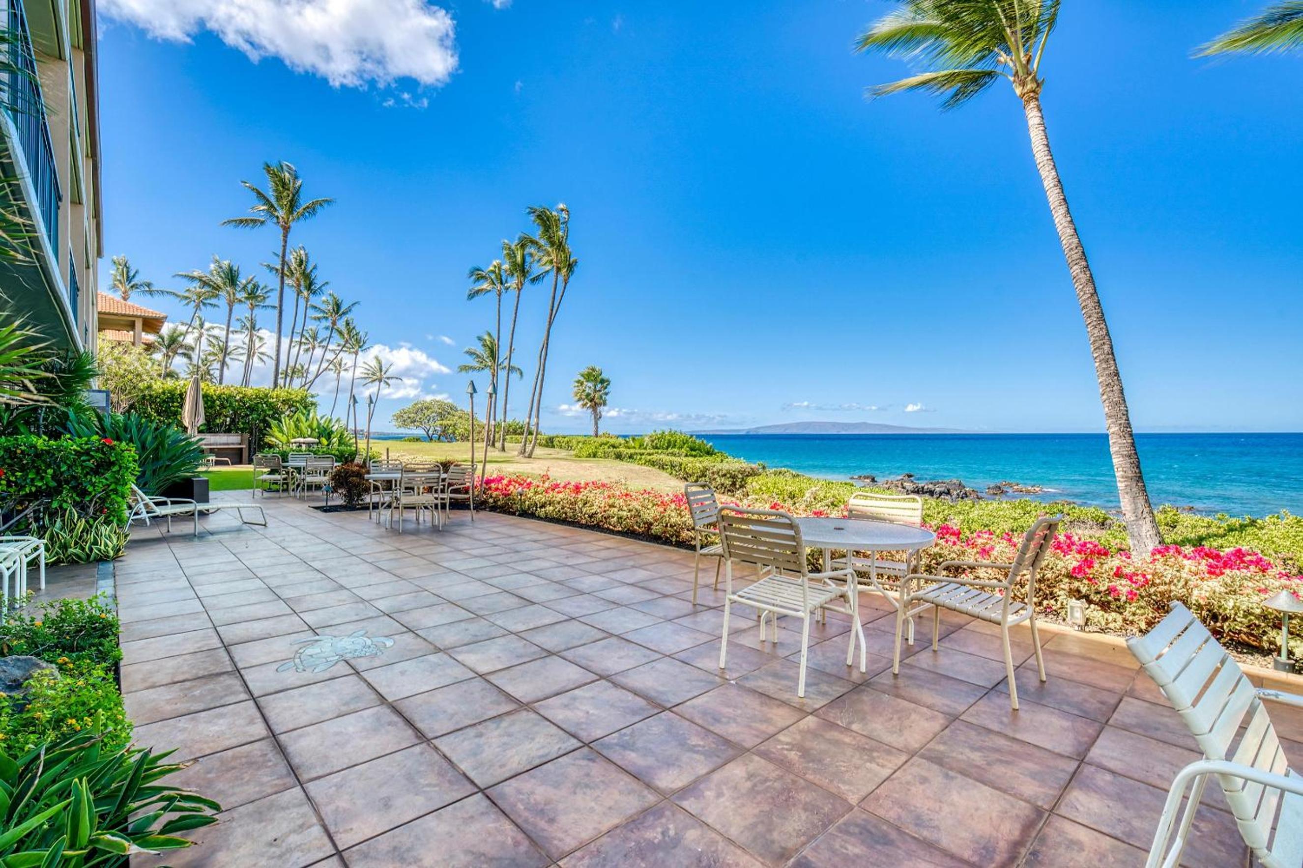 Punahoa Beach 201, Beautiful Renovation, Split AC view 5