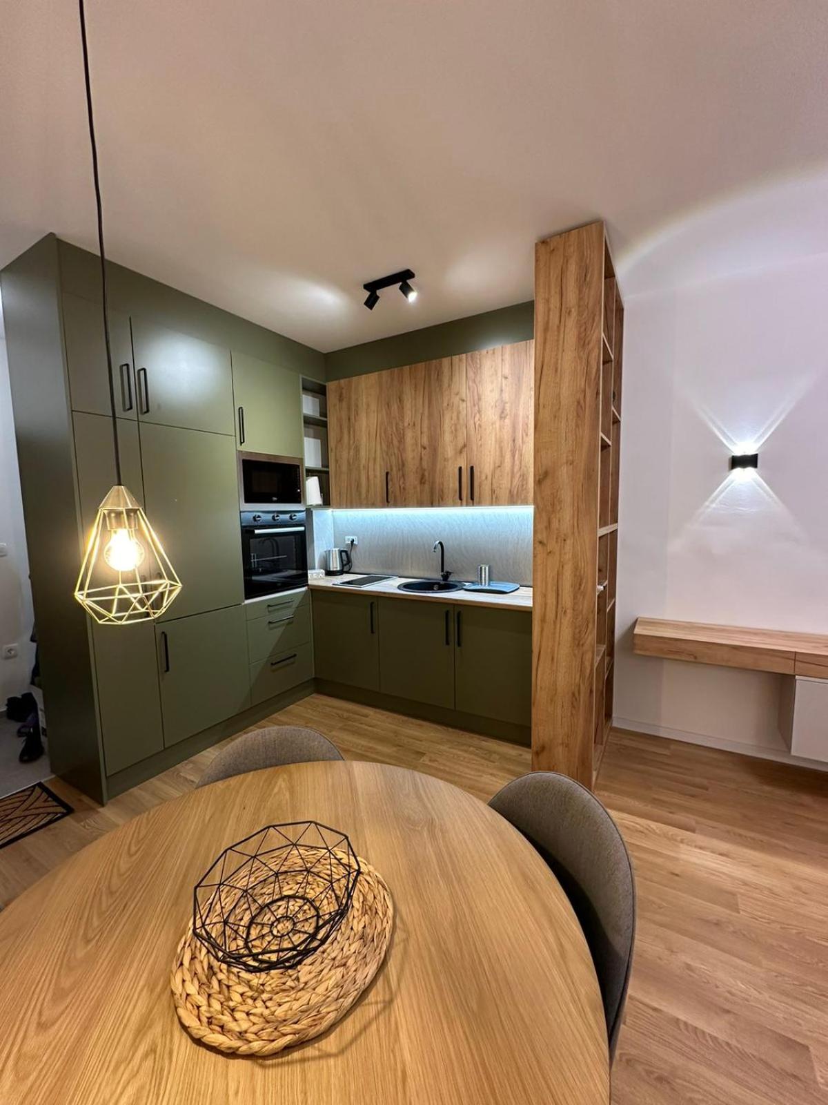 Nanda Studio Apartment - Free Private Parking