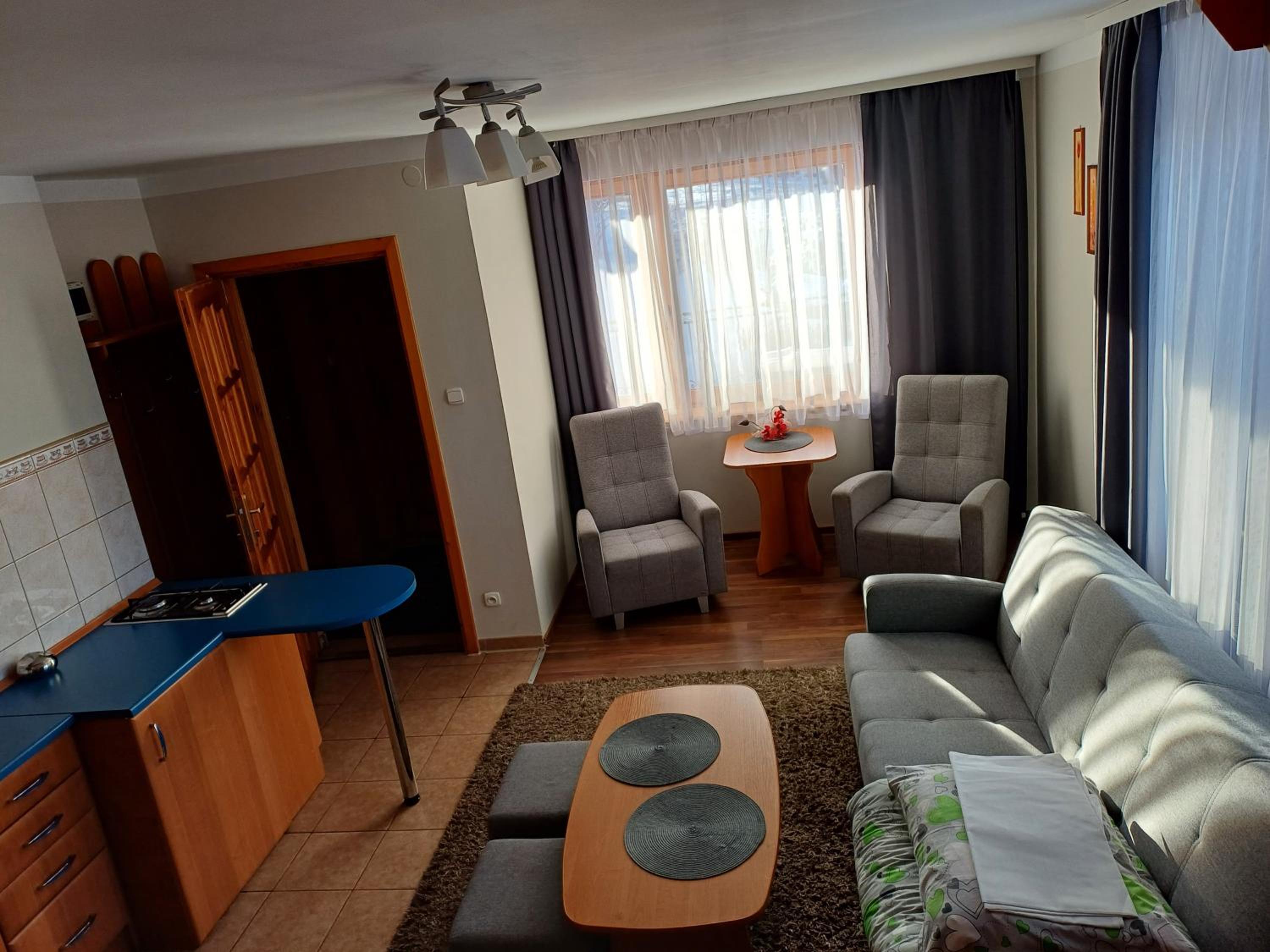 Photo 10