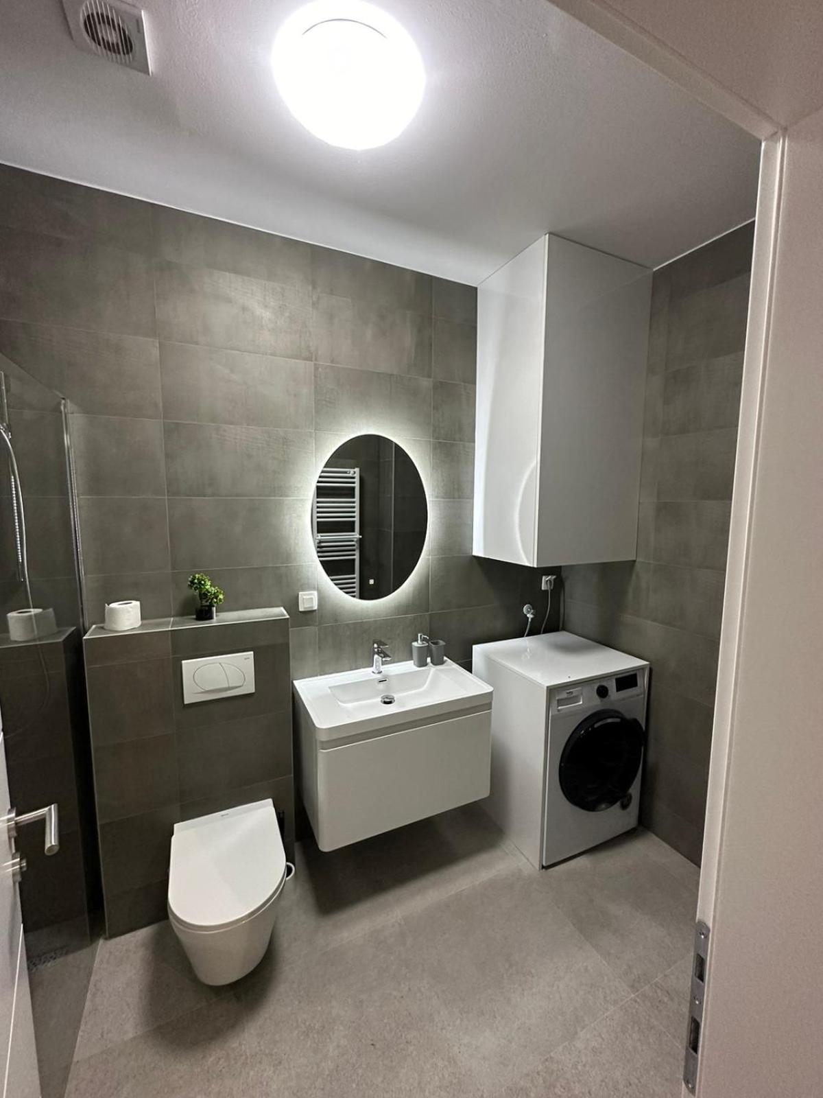 Nanda Studio Apartment - Free Private Parking