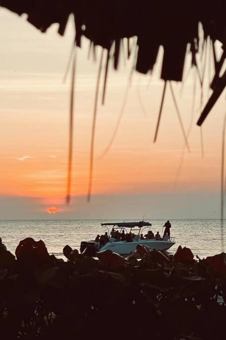 Tropical Condo in Santa Marta