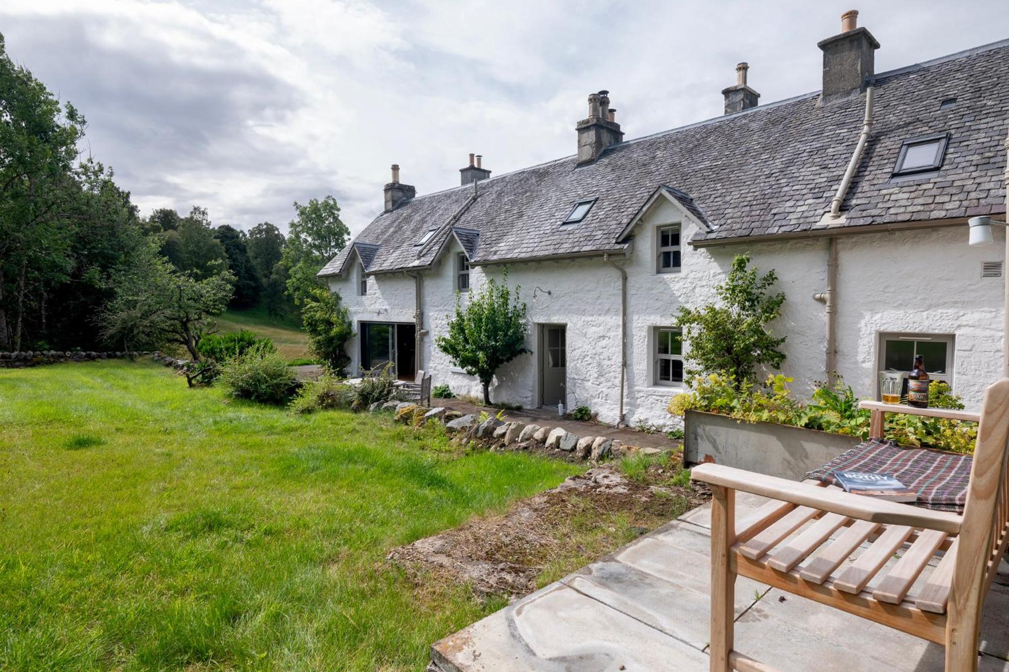 Traditional Highland lodge restored in the spirit of rural living, set in a wild landscape - NATURE ADVENTURE NURTURE