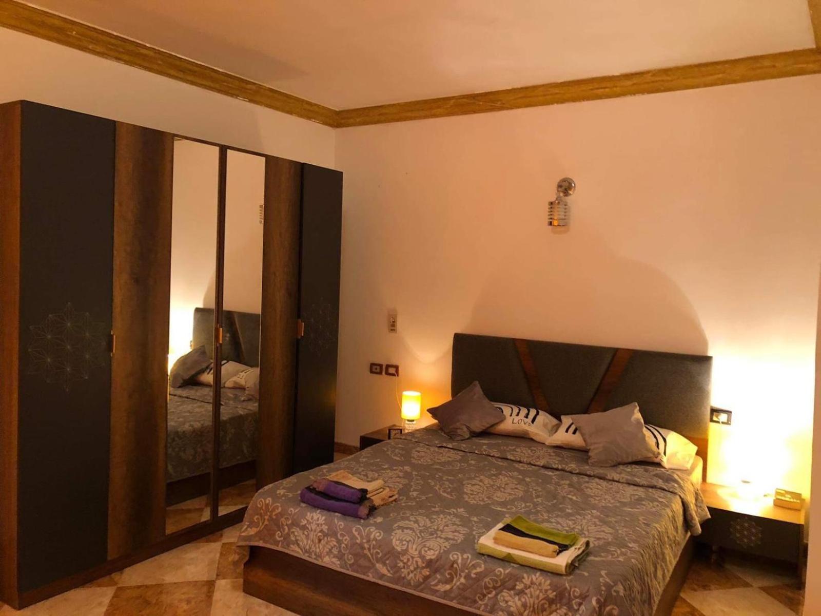 Schöne Wohnung mit Blick auf Nil und Pyramiden