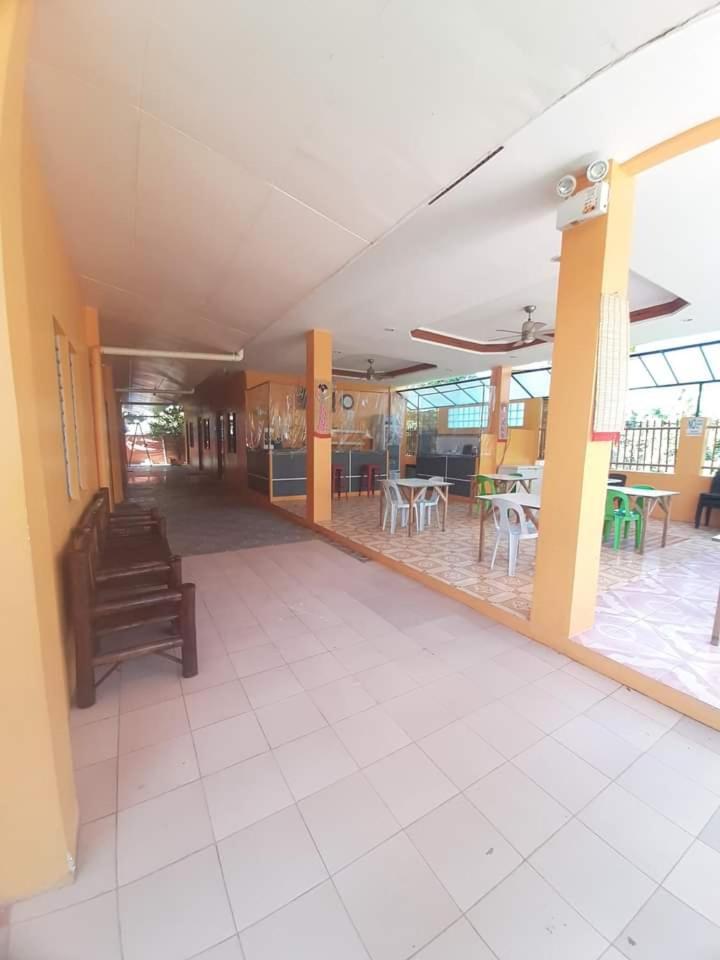Jessa's 5 Guests house