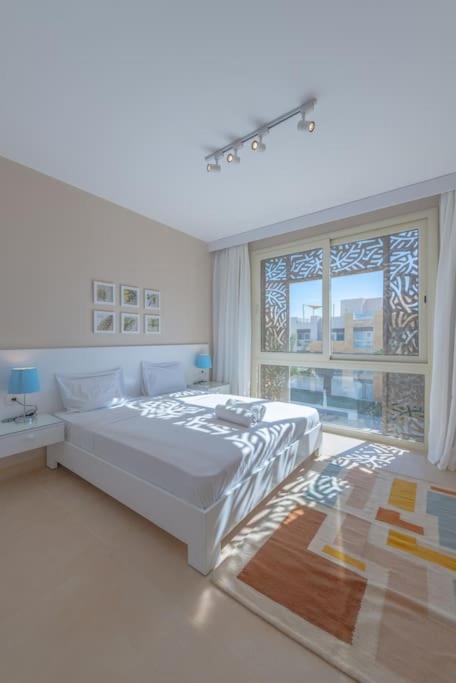 Beach-Inspired 1BR in Mangroovy, El Gouna. Sea & Pool view 5