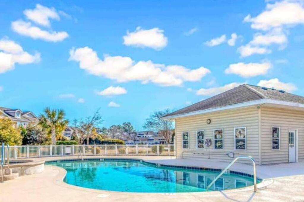 Tee Time-Golf Course Home with Pool Table, Ping Pong, and More! view 4