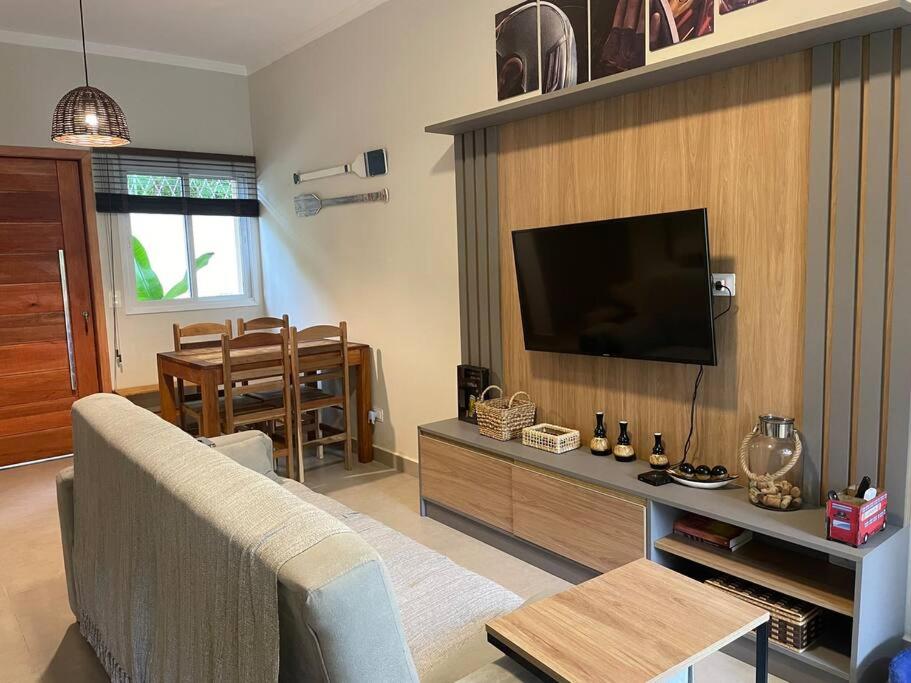Linda Casa em uma linda praia - Santiago/ Maresias