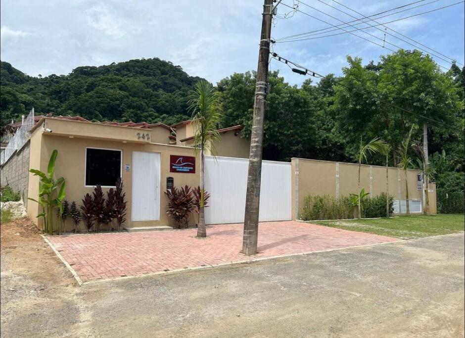 Linda Casa em uma linda praia - Santiago/ Maresias
