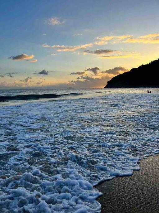 Linda Casa em uma linda praia - Santiago/ Maresias