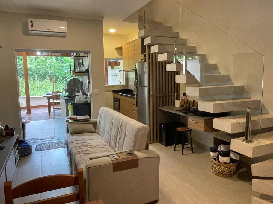 Linda Casa em uma linda praia - Santiago/ Maresias