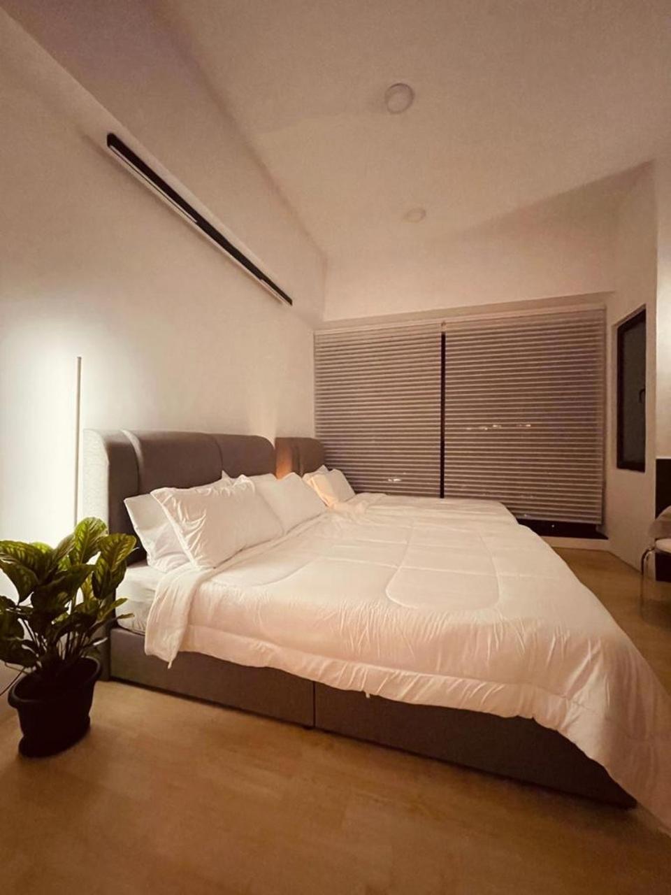 Pavilion Bukit Jalil Revo Aurora Walk to Mall & Near Axiata Arena by D'Summer 28A
