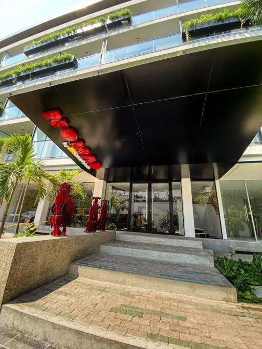 Dppto luminoso y lujoso en Equipe Zona empresarial