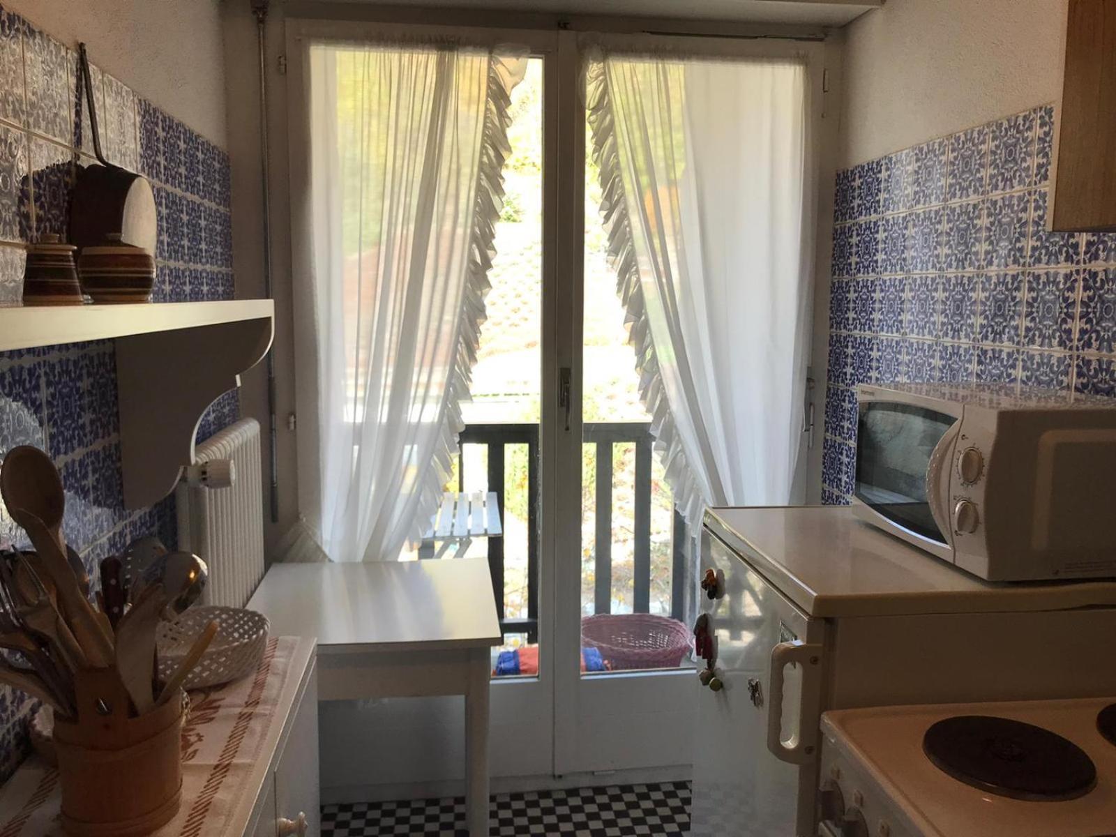 Crans Montana spacious 80m2 apartment with stunning view & bus stop outside