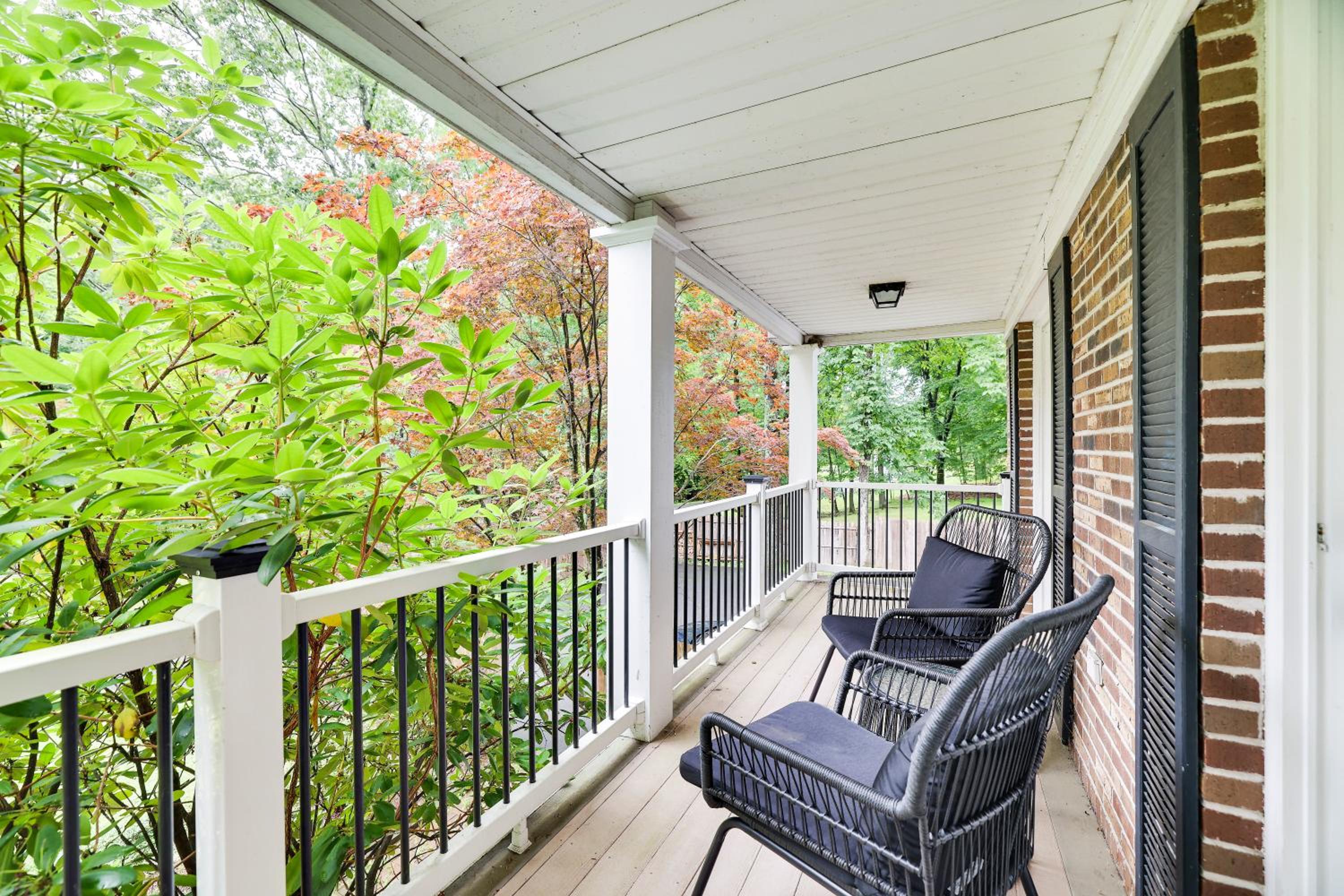 Luxury Villa with Year Round Heated Pool, Sauna, Spa & Fire Pit - Newly Redone view 5