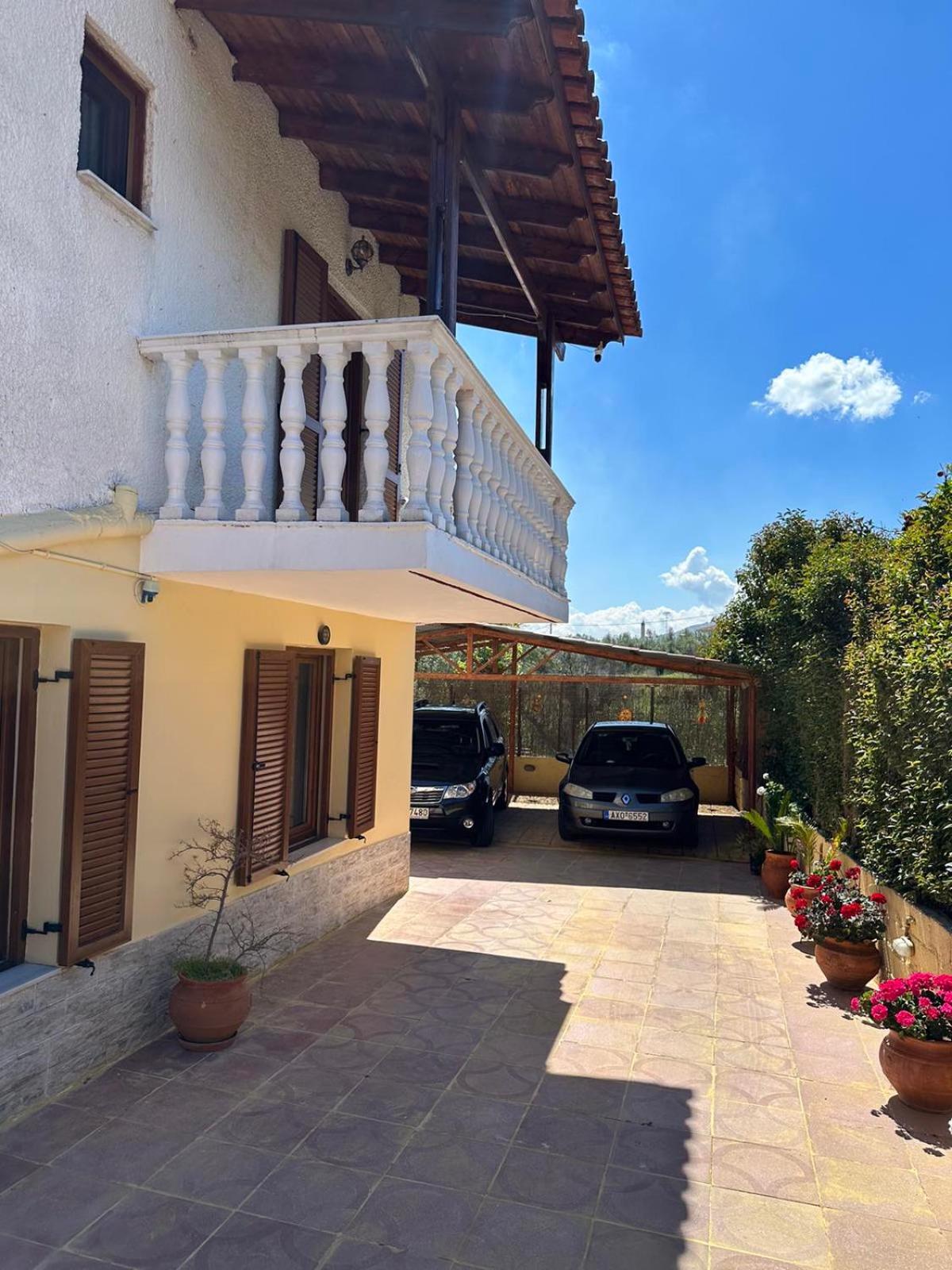 Traditional flat in Ziria - Lampiri view 4