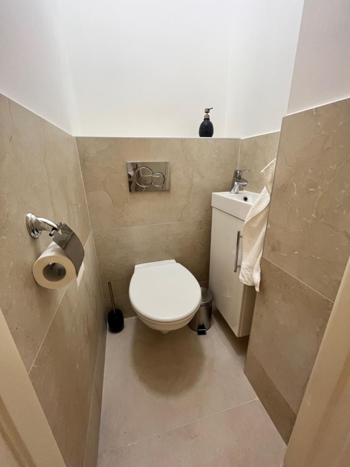 Ady1 Apartment view 5
