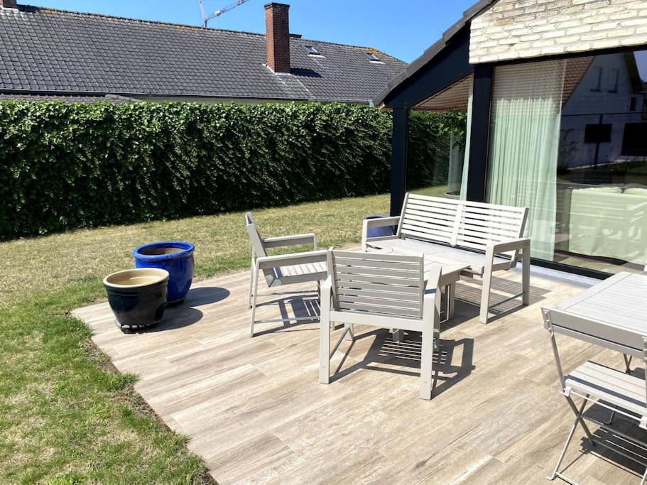 P25 Luxueuze villa met 5 kamers voor 10 personen, 760m van strand met garage en tuin