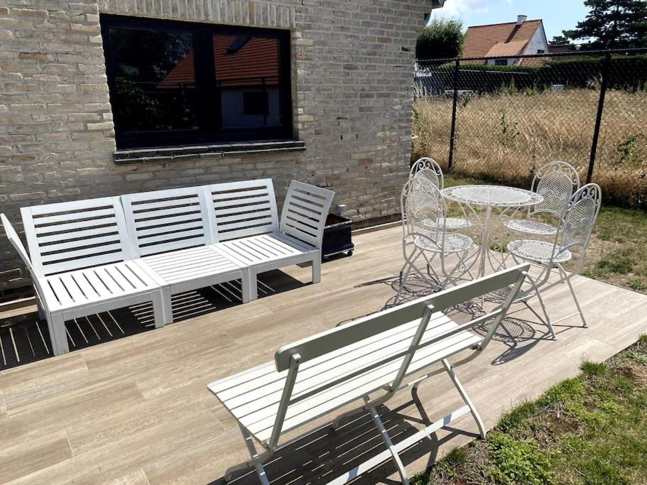 P25 Luxueuze villa met 5 kamers voor 10 personen, 760m van strand met garage en tuin