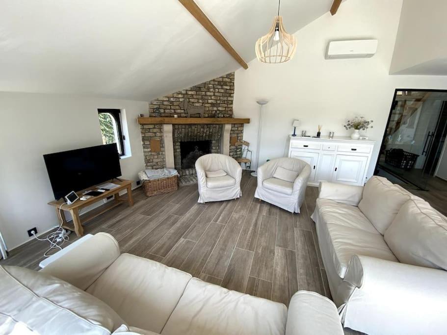 P25 Luxueuze villa met 5 kamers voor 10 personen, 760m van strand met garage en tuin