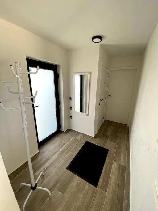P25 Luxueuze villa met 5 kamers voor 10 personen, 760m van strand met garage en tuin