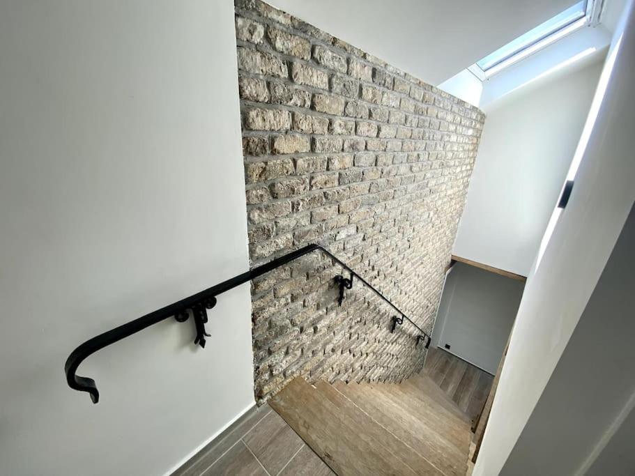 P25 Luxueuze villa met 5 kamers voor 10 personen, 760m van strand met garage en tuin