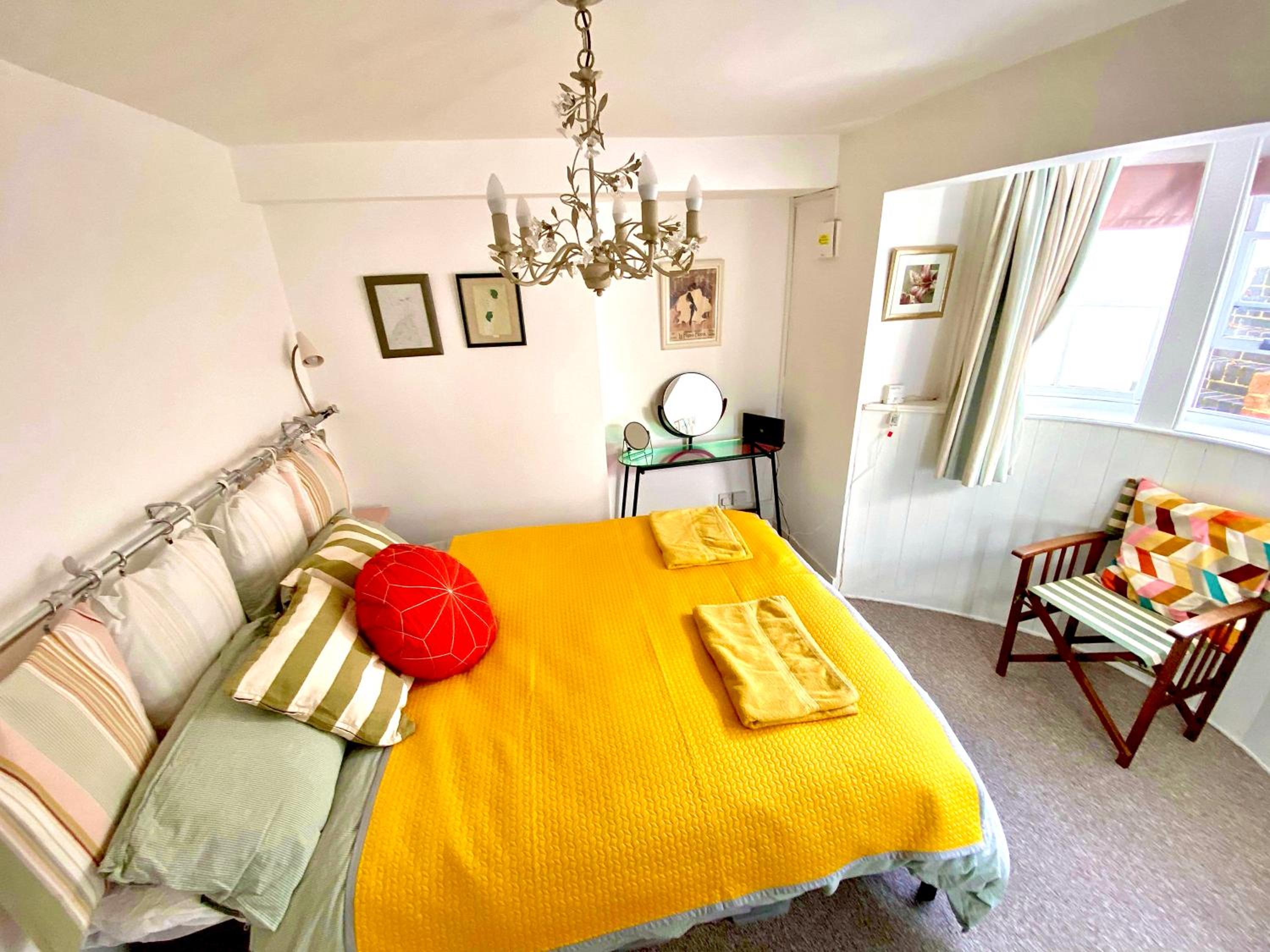 Seaside Flat With Sunny Garden. view 3