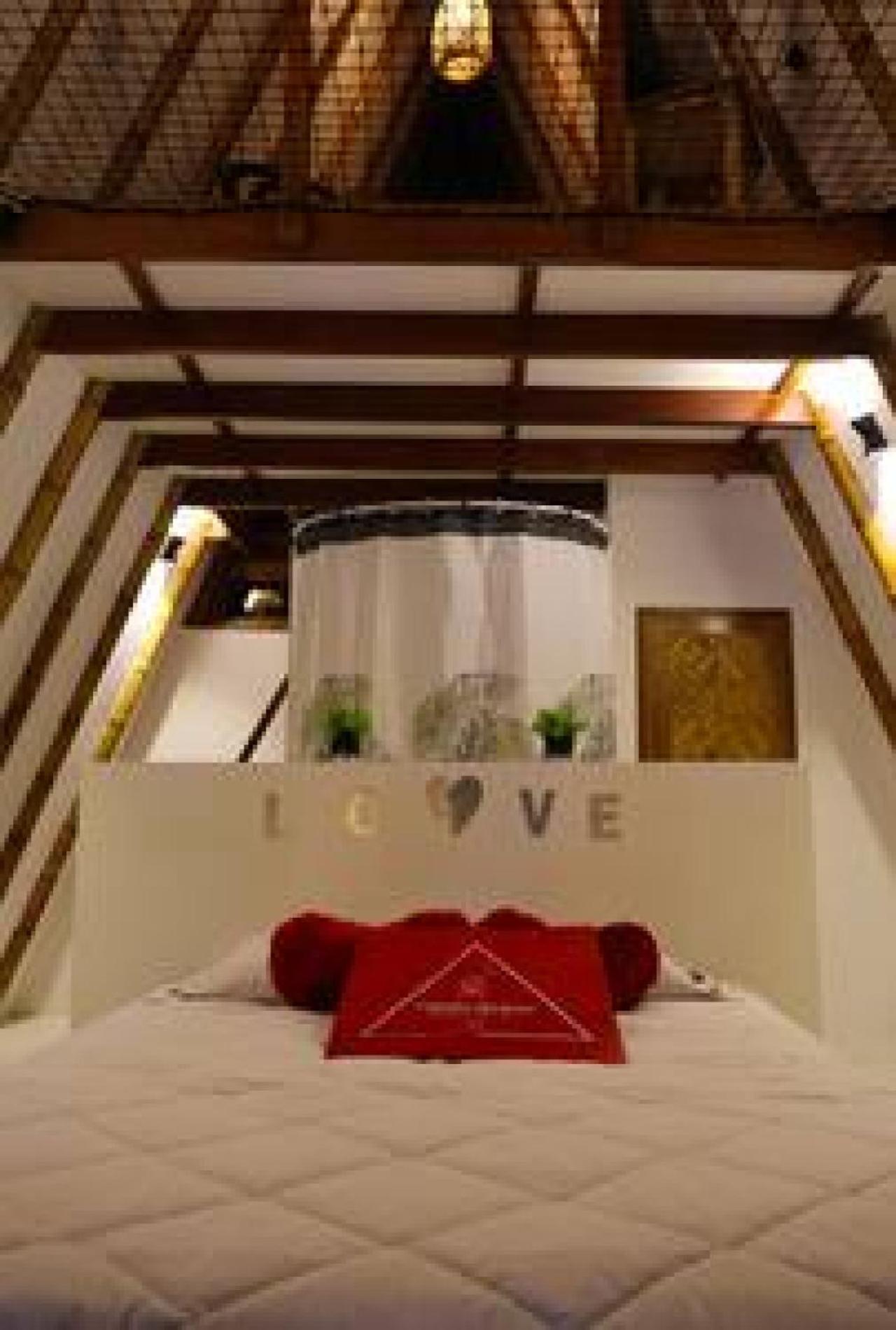 Love Shack,Pool,Parking,BBQ,Private Paradise.