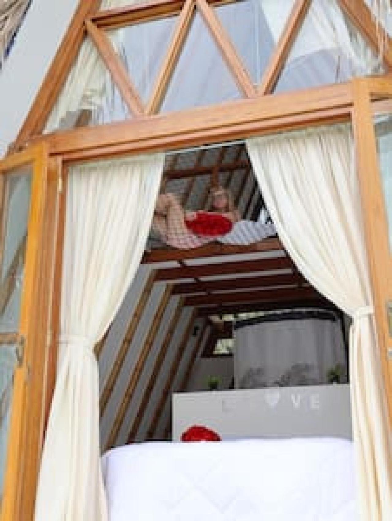 Love Shack,Pool,Parking,BBQ,Private Paradise.
