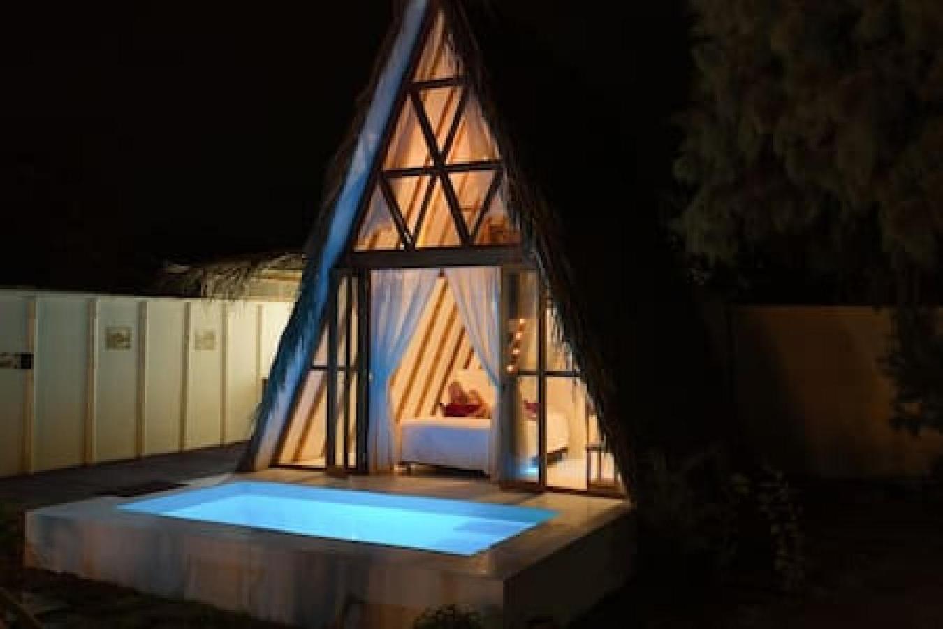 Love Shack,Pool,Parking,BBQ,Private Paradise.