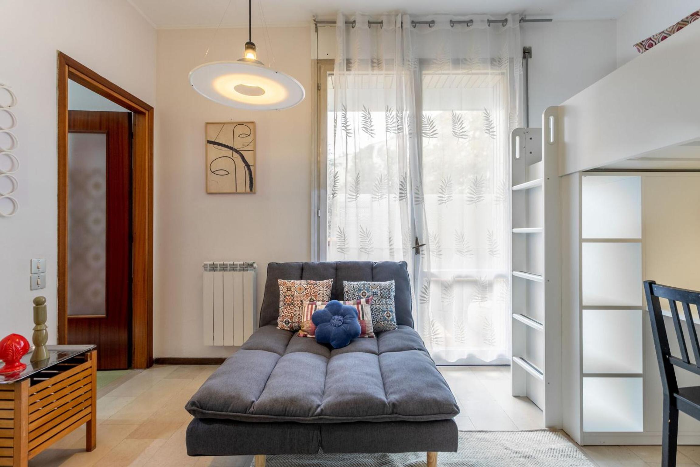 Rucellai Studio With Shared Pool by Halldis
