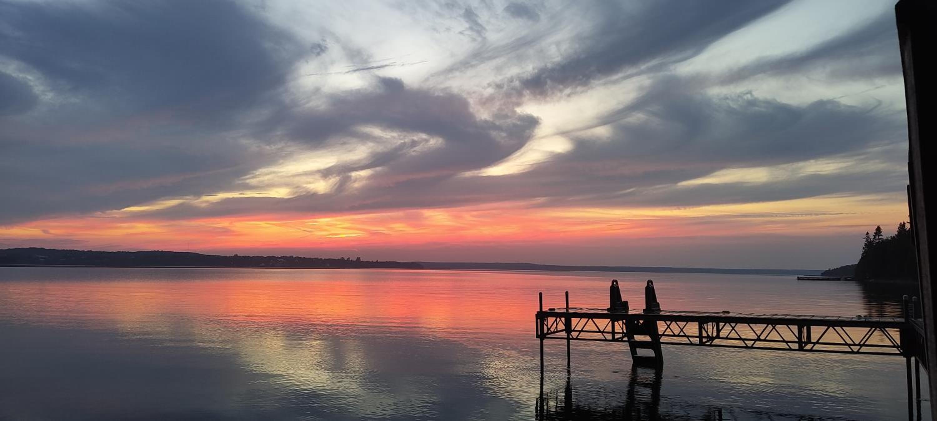 BAYSIDE RESORT, 2 O'CLOCK SUITES