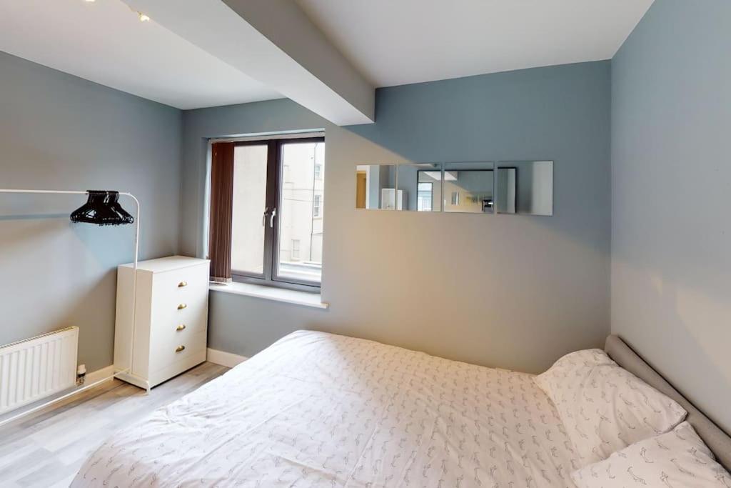 Lovely 2 bedroom flat with free parking Flat 5 view 5