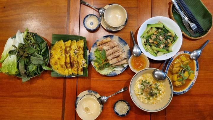 The Zen - InnerZen Mekong Riverside homestay Ben Tre 1 bed for 1-2 persons, 2 beds for 3-4 persons