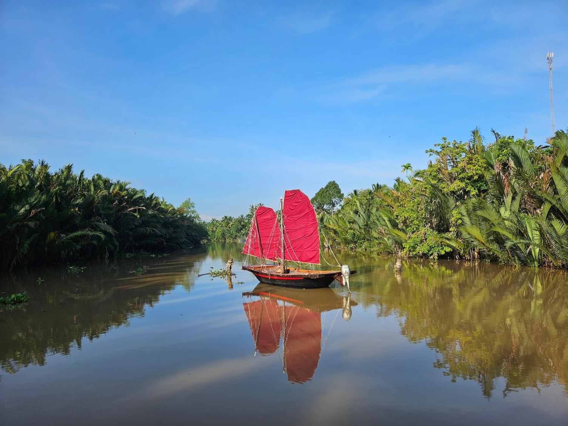 The Zen - InnerZen Mekong Riverside homestay Ben Tre 1 bed for 1-2 persons, 2 beds for 3-4 persons