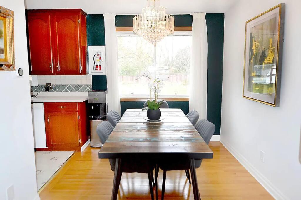 Cellar House NOTL - Entire Home in the Heart of Niagara-on-the-Lake