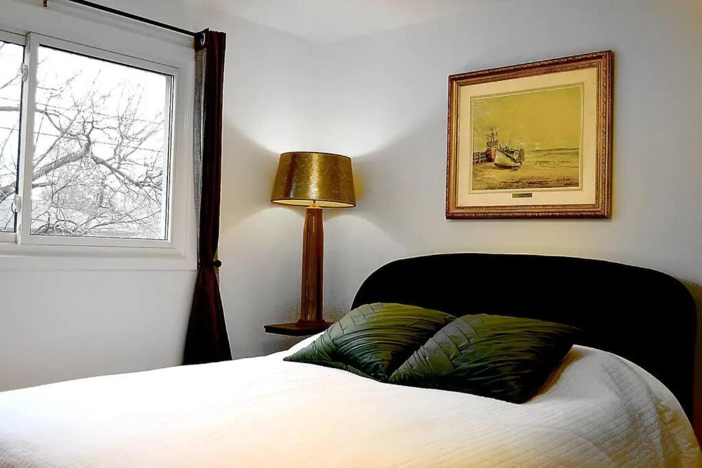 Cellar House NOTL - Entire Home in the Heart of Niagara-on-the-Lake