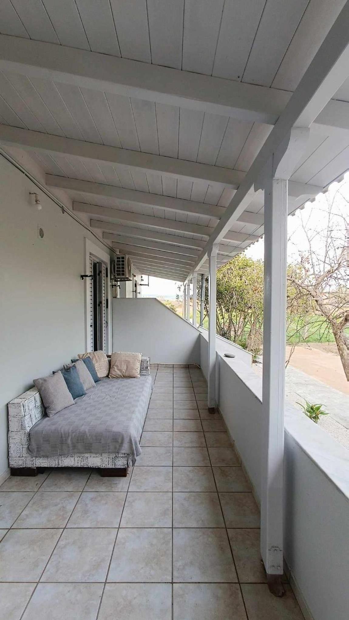 Lovely Sunrise apartment by the beach photo 2