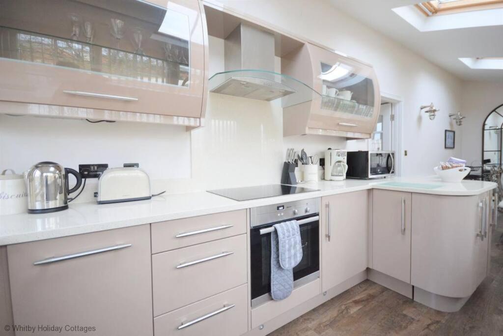 Exceptional Two-Bedroom Accommodation in Central Whitby with Parking and Stunning Views
