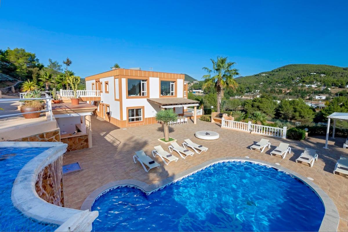 Large Villa near Ibiza Town Sleeps 22 view 4