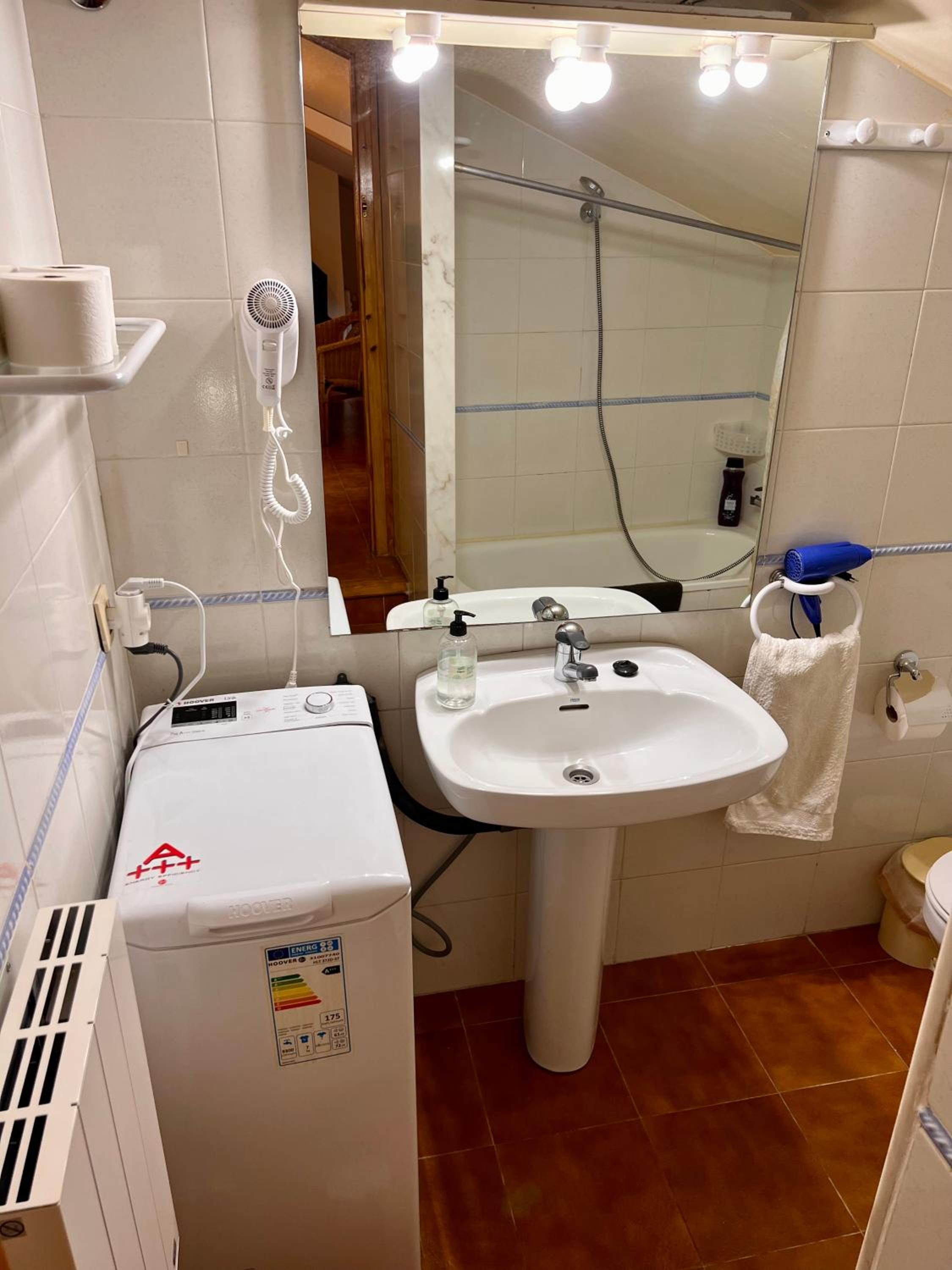 HABITATGE FAMILIAR DE CAN BOTA ESTUDI