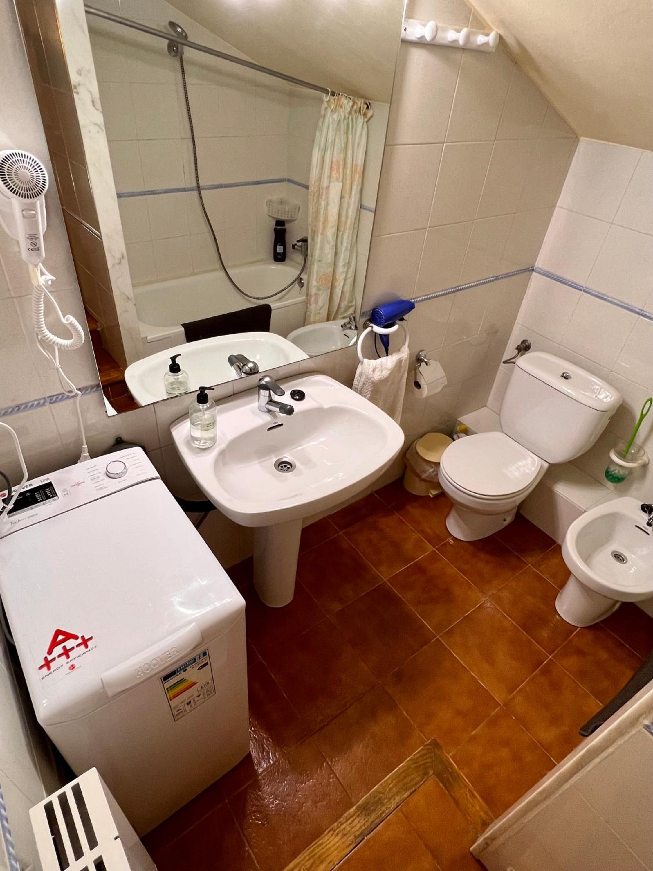 HABITATGE FAMILIAR DE CAN BOTA ESTUDI
