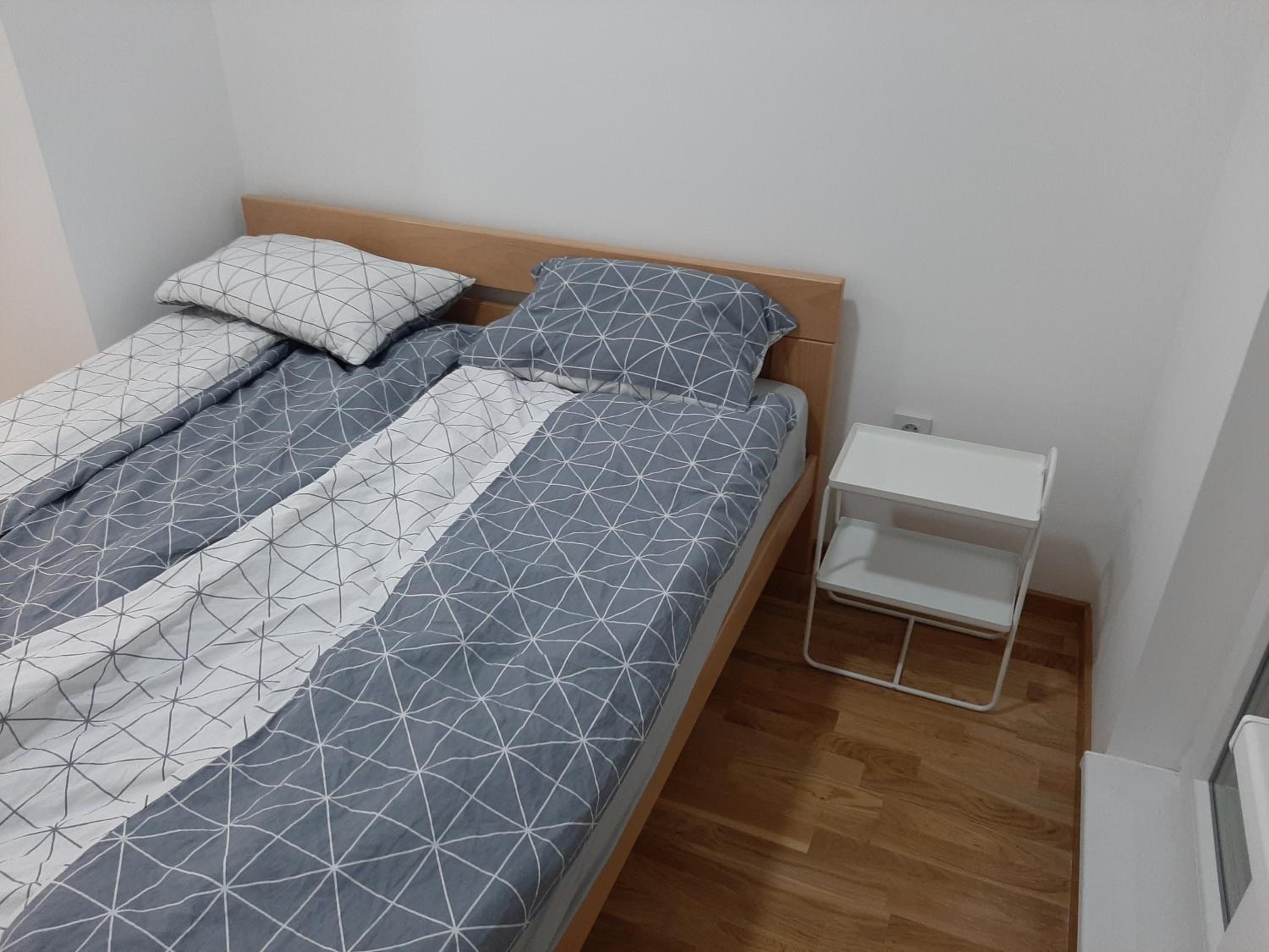 Oaza Apartment Mirijevo, Free Garage Parking view 4