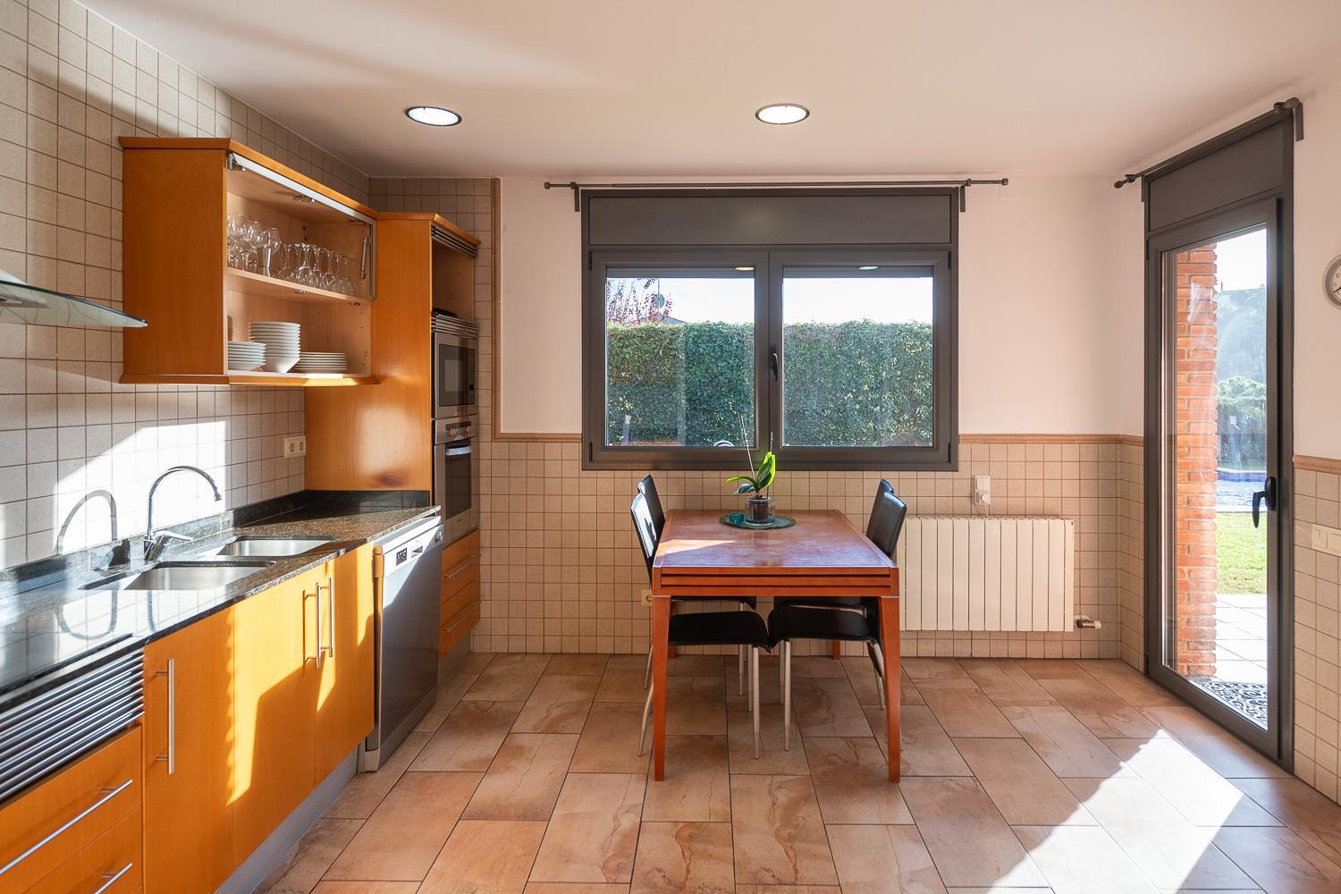 Fantastic house with jacuzzy ideal for families