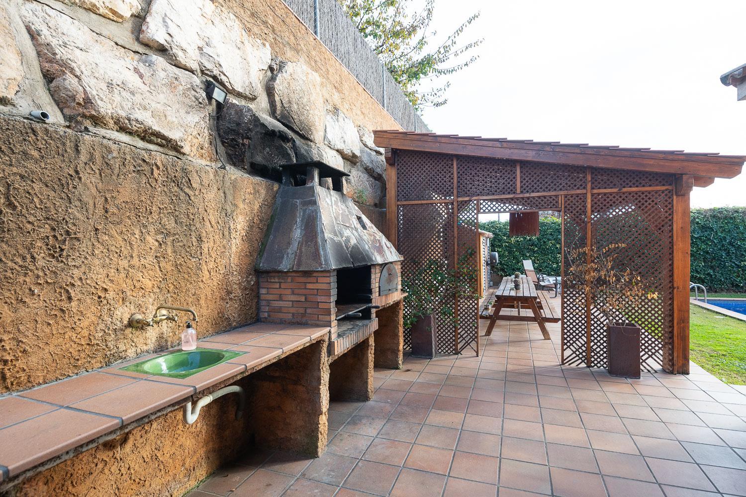 Fantastic house with jacuzzy ideal for families