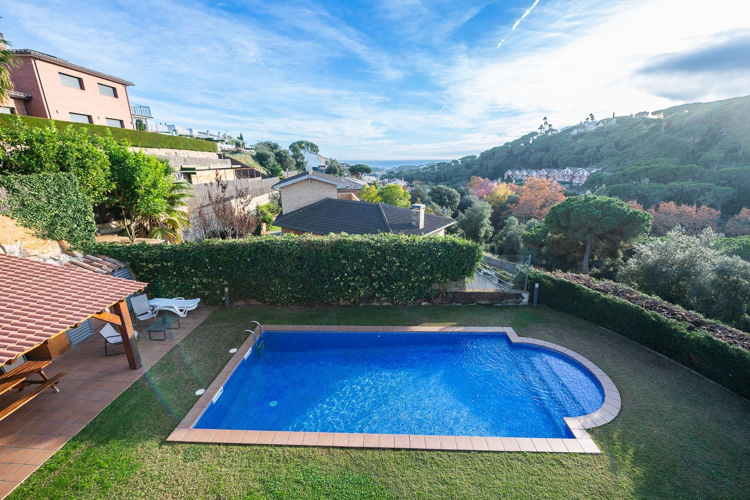 Fantastic house with jacuzzy ideal for families