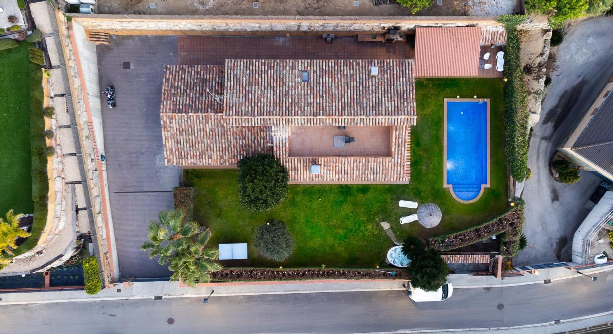 Fantastic house with jacuzzy ideal for families