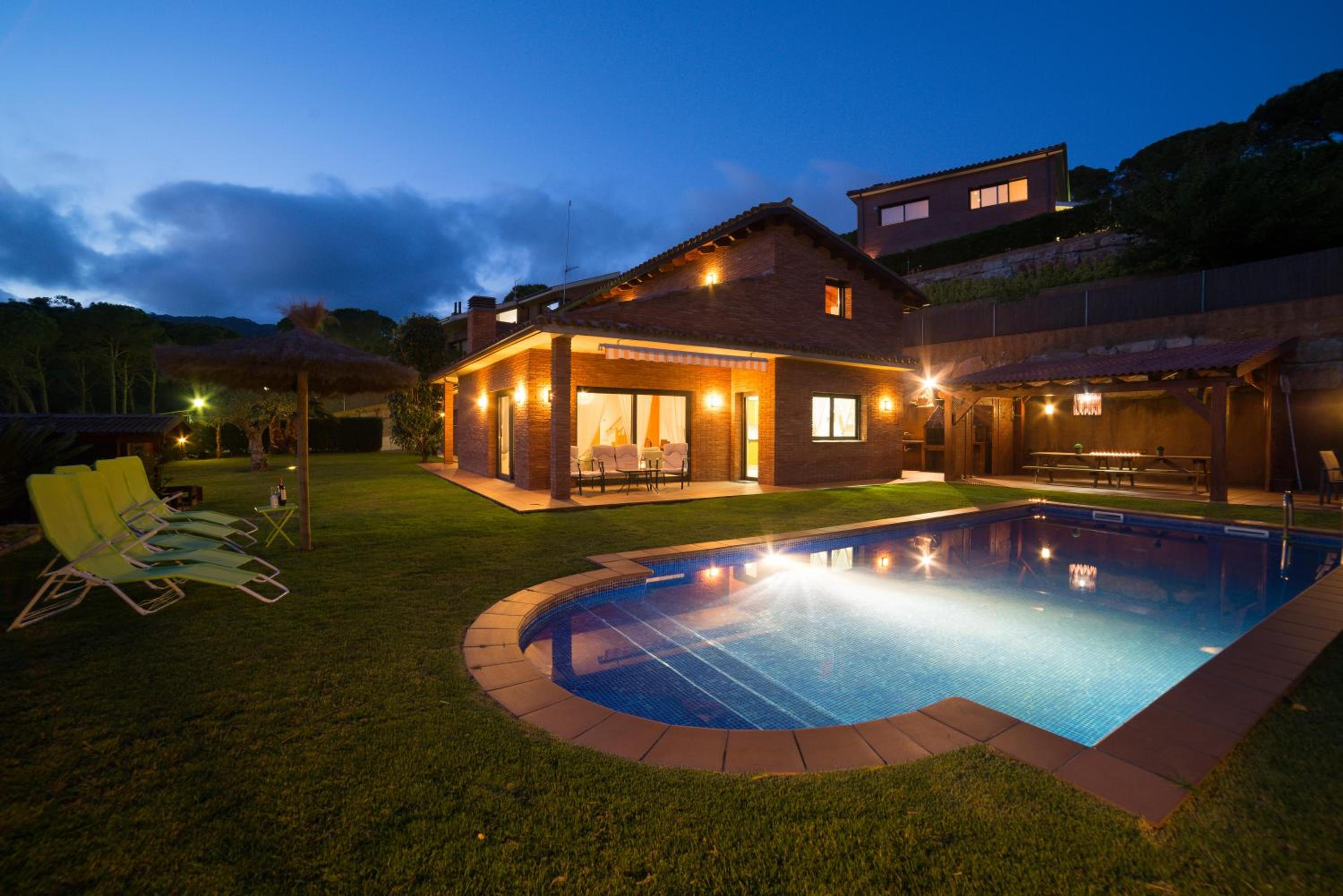 Fantastic house with jacuzzy ideal for families