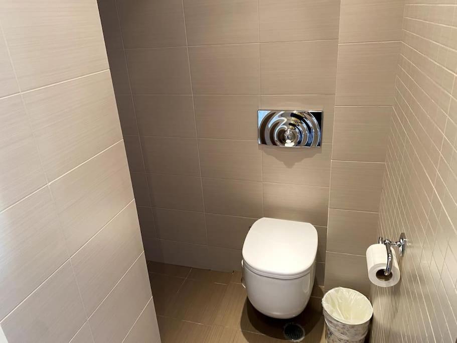 Luxury 4BR with 3 Bathrooms Apartment in Marousi
