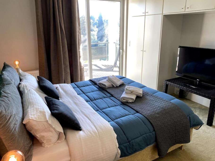 Luxury 4BR with 3 Bathrooms Apartment in Marousi