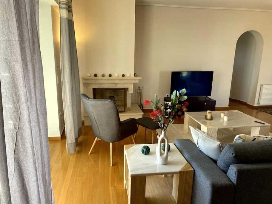 Luxury 4BR with 3 Bathrooms Apartment in Marousi